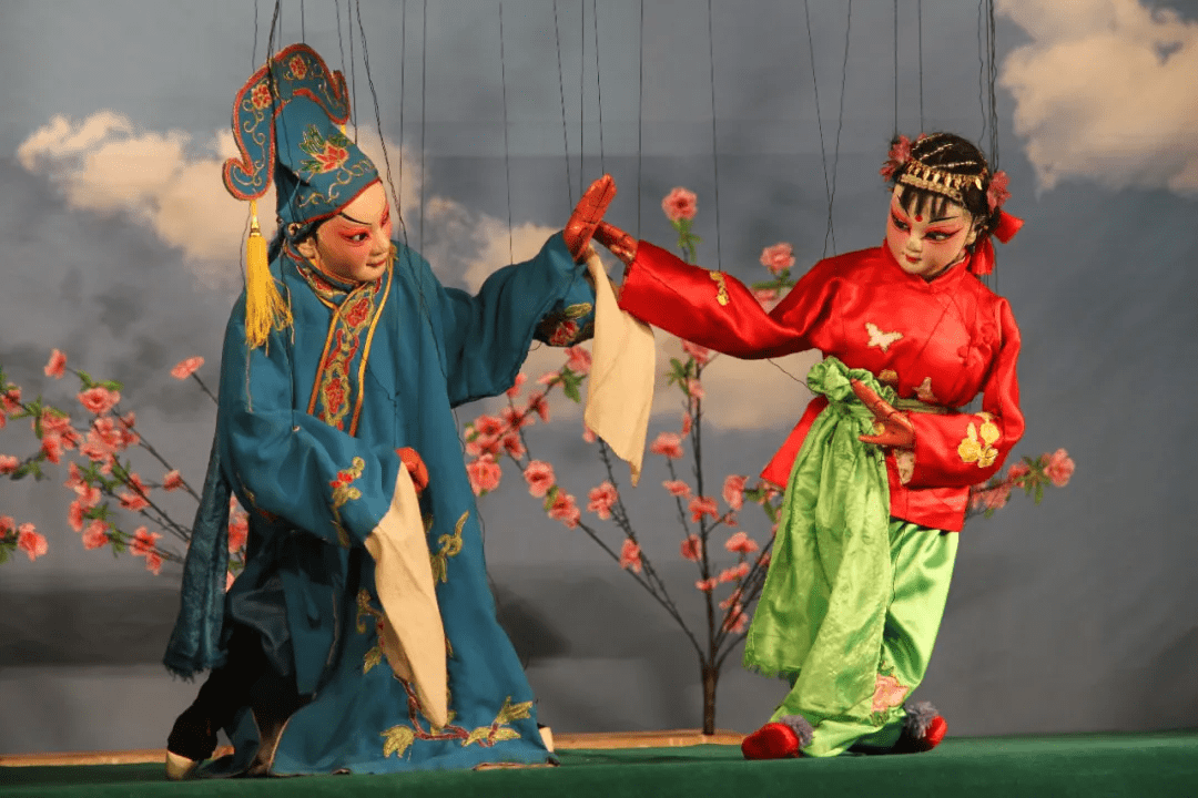 合阳提线木偶戏是合阳县独有的古老的传统戏剧剧种,民间俗称"线戏""线