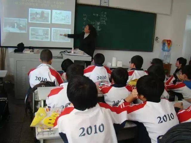 校服|“为什么国产剧里的校服，永远比现实的好看”