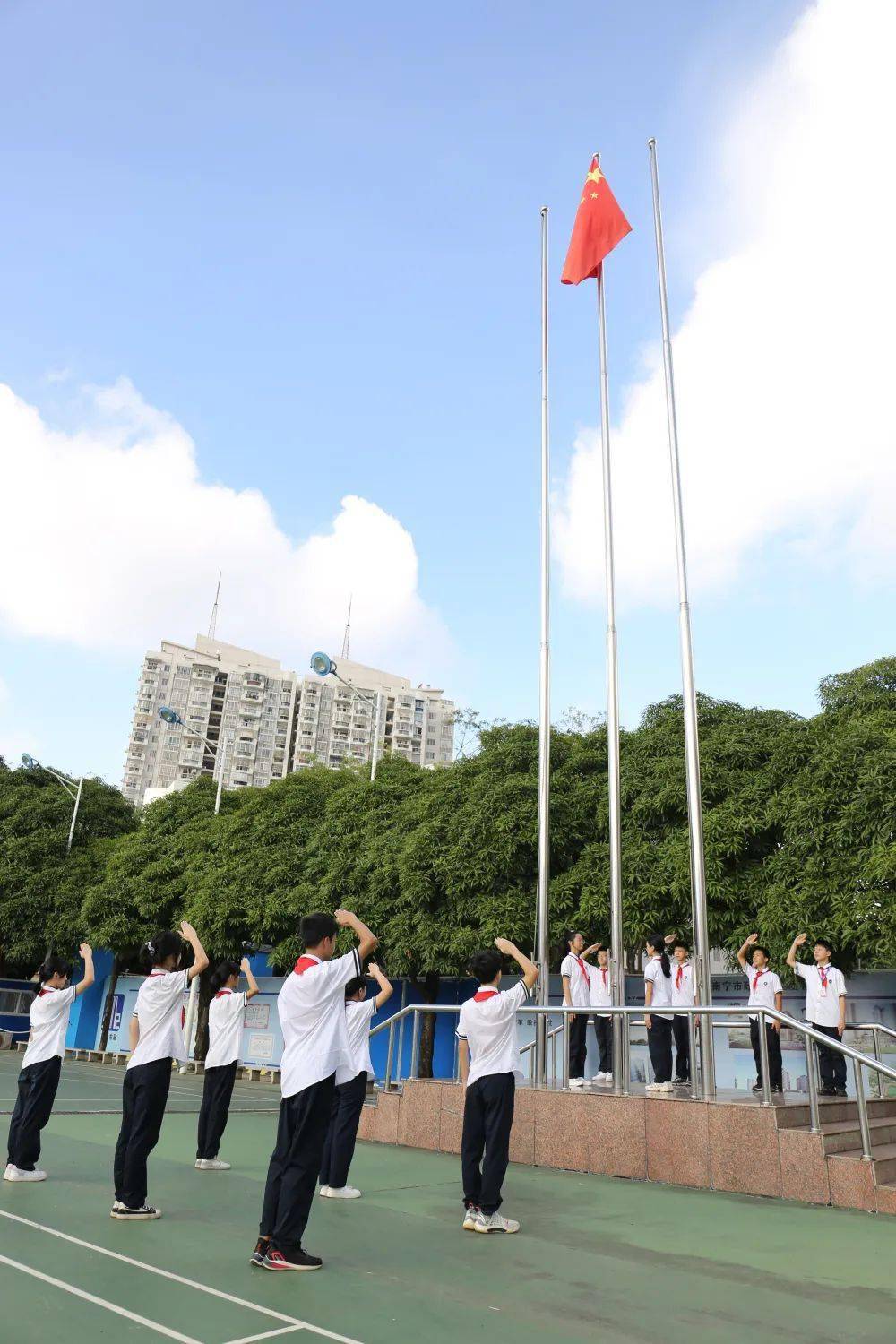 春華秋實繪佳卷乘勢而上啟新篇南寧市第一中學雲亭校區舉行2021年秋季