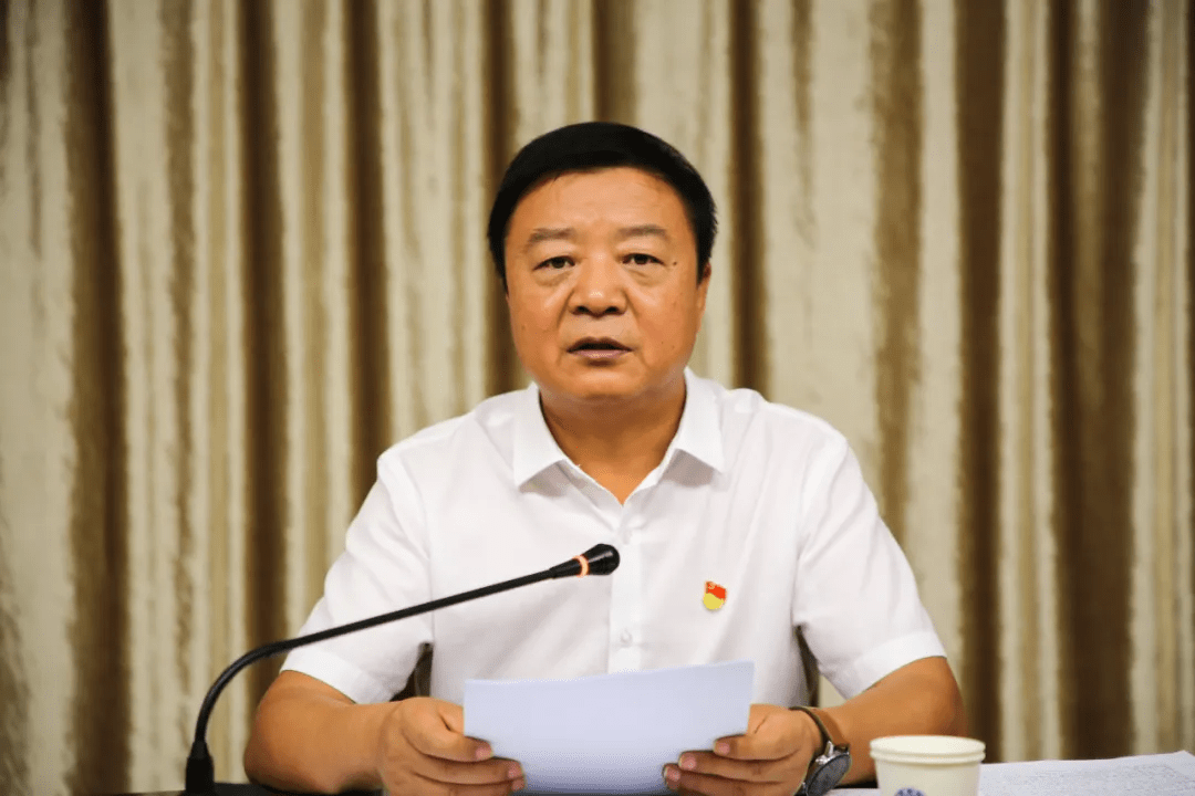 县领导鲁维俭,周多亮,张作忠,荆爱玲,王帅,李文红出席会议.