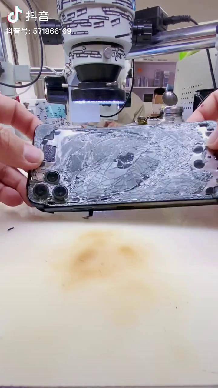 修复重摔的11promax手机维修