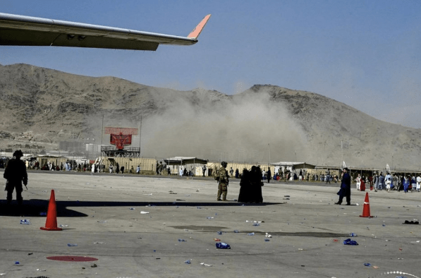 喀布尔机场爆炸机密曝光，美英炸锅