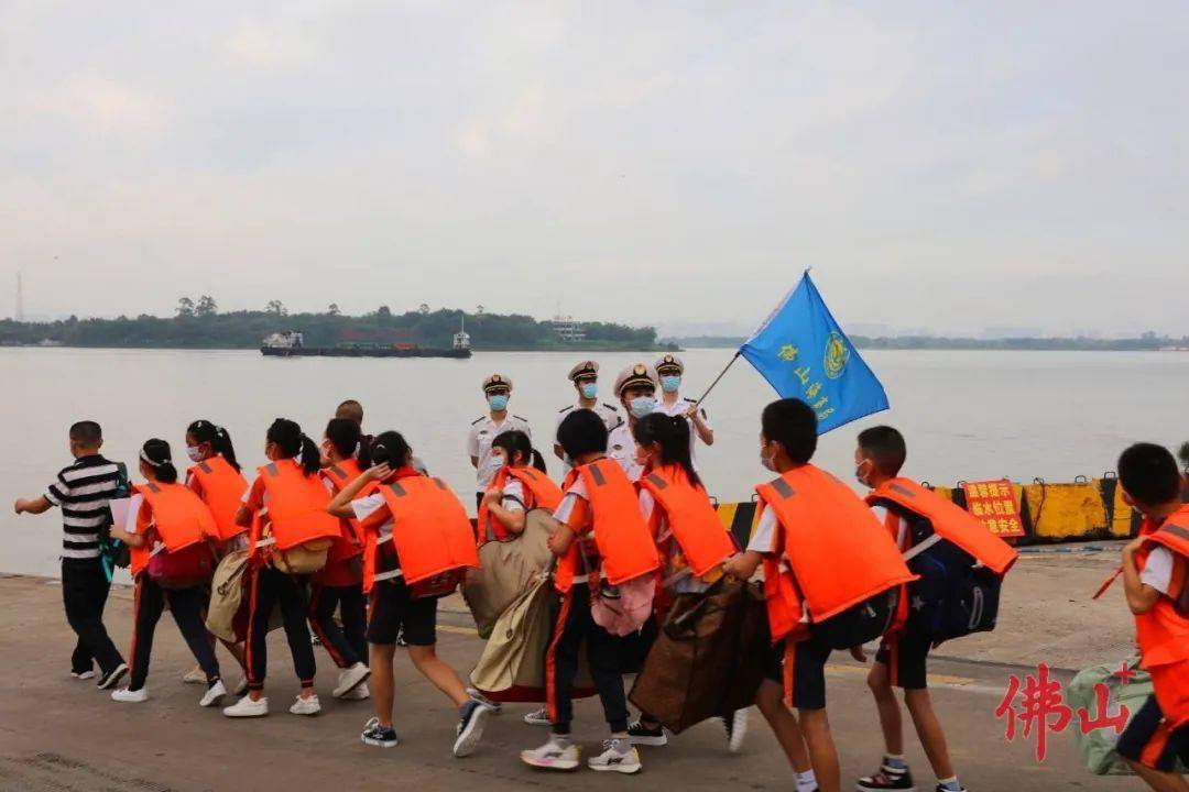 海寿|冲上热搜，这一幕幕刷屏！多图直击佛山开学第一天，有你家娃吗？