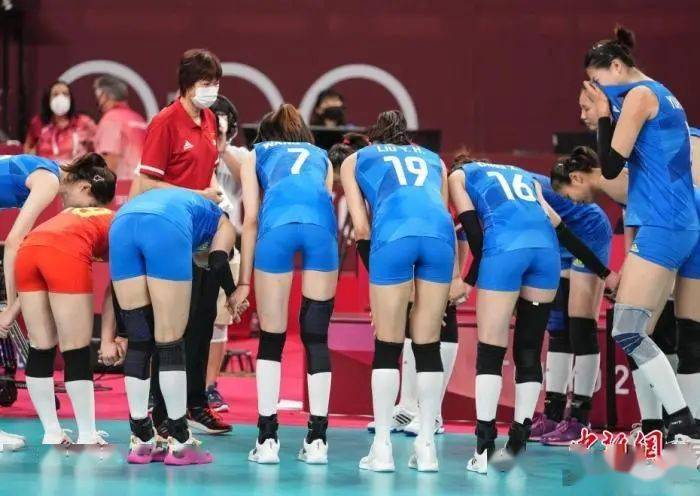 郎平宣布卸任中国女排主教练