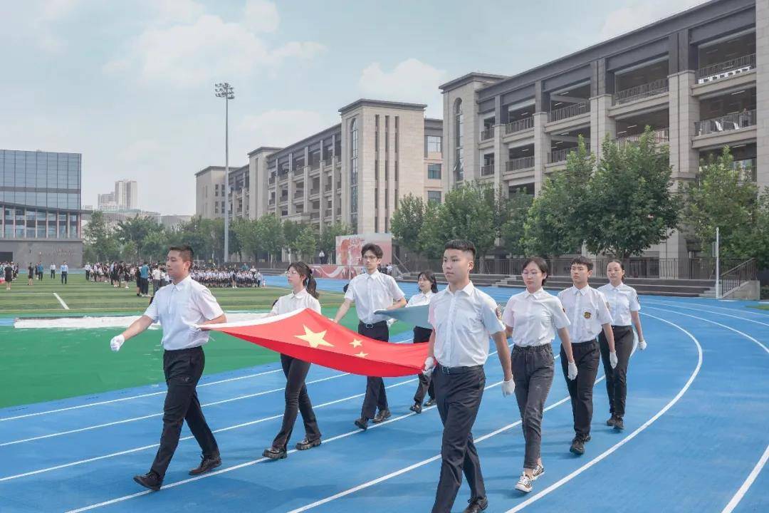 巴蜀常春藤学校举行开学典礼传递薪火信仰力量