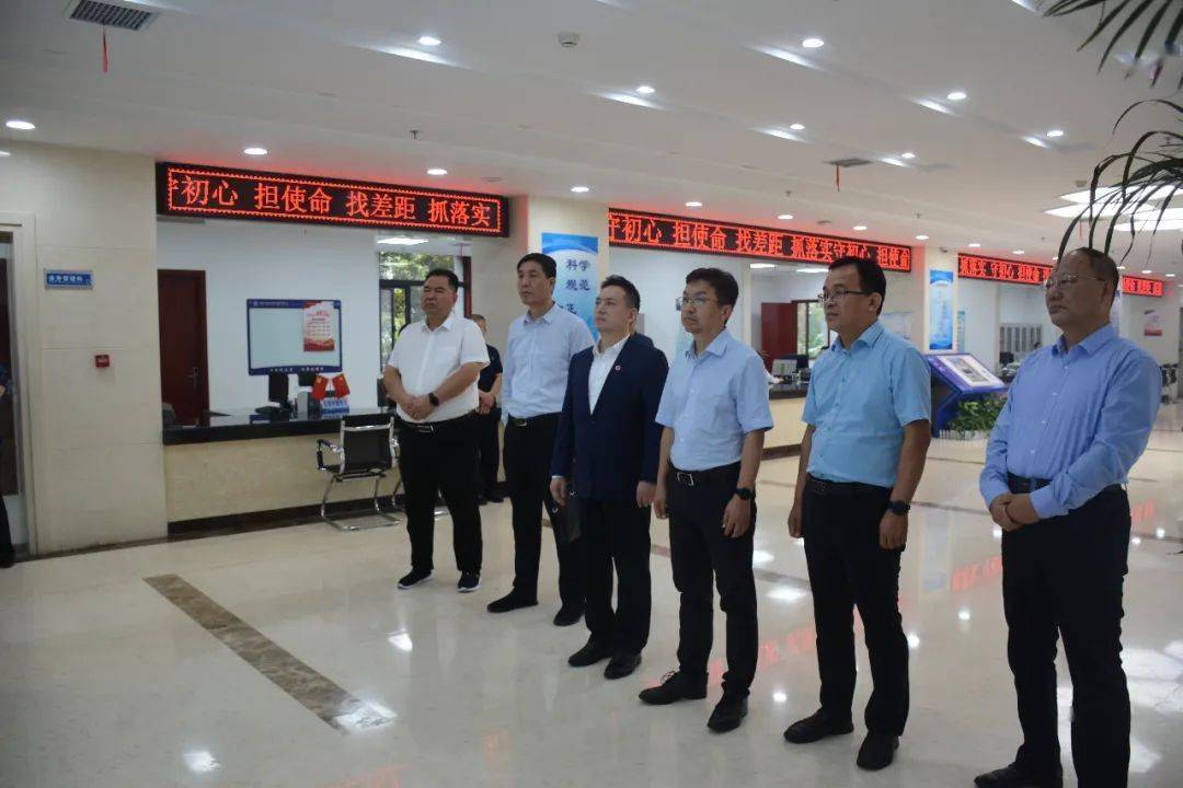 咸阳市市场监管局党组副书记刘钰堂,副局长张涛,张文军及相关科室负责