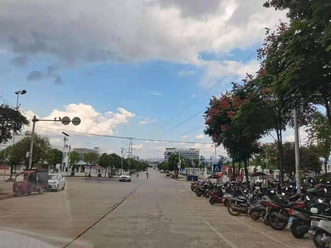 对此,砚山县城市管理行政综合执法大队城北中队长期开展市容市貌整治