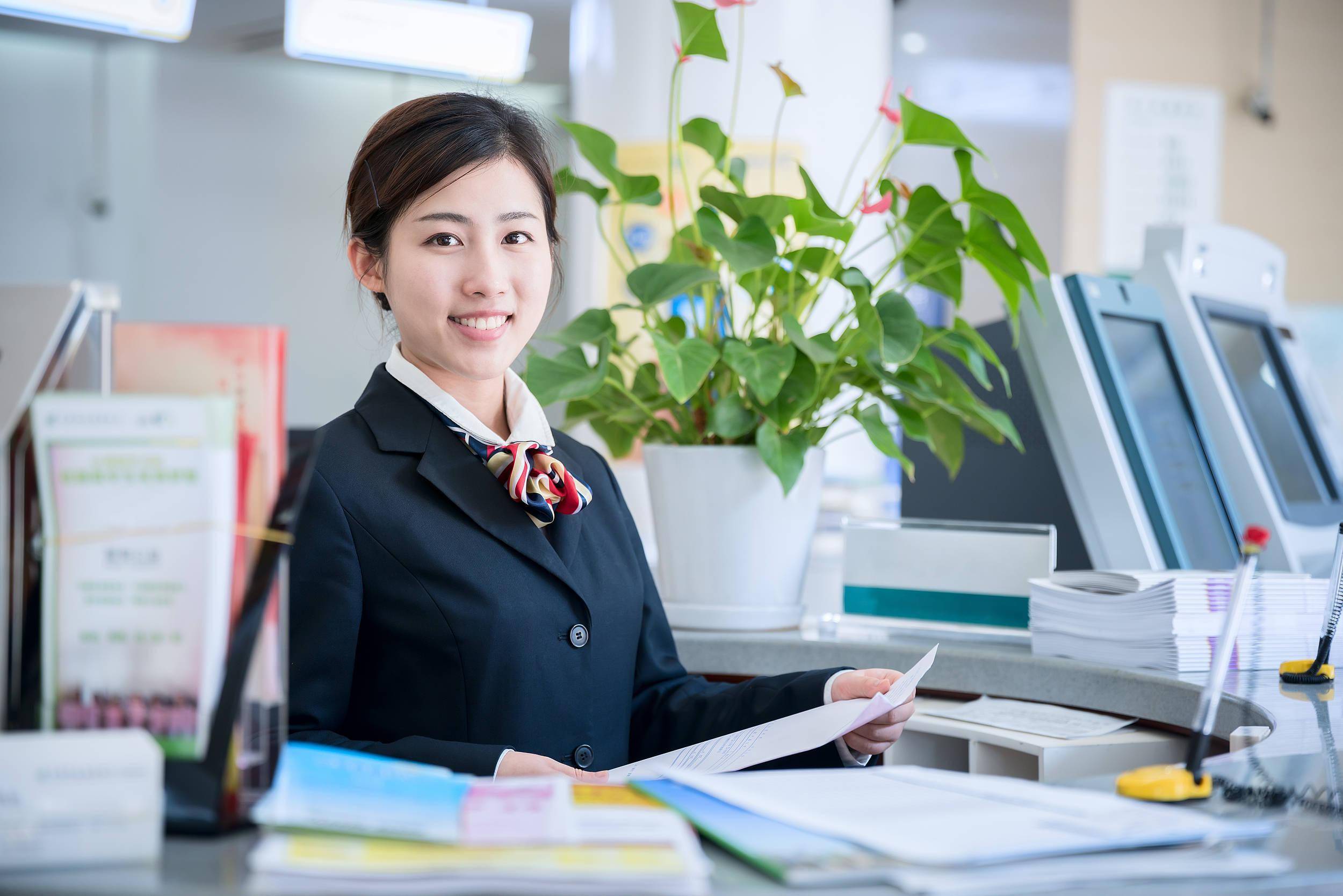 作者 | 秋刀鱼在北京王府井步行街附近的一家建行营业网点,银行的客户