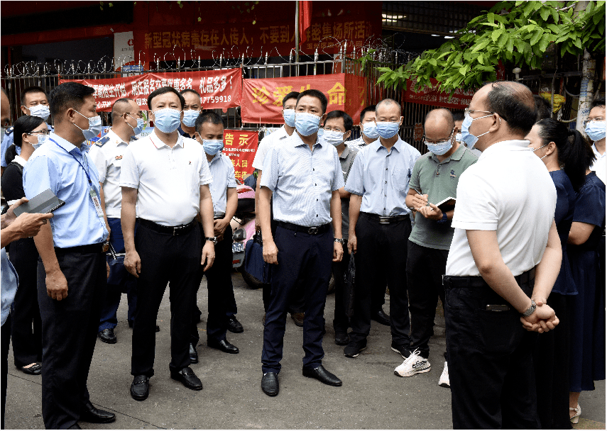 谢元喜,莫景彪,黄政强,廖燕柱,谢湛华等区领导到玉州区实验一小检查