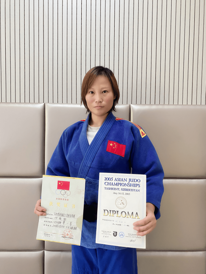 重庆国家级运动员变身"柔道妈妈" 守护40多个孩子的柔道梦_何晓梨