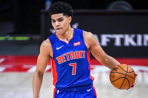 活塞在队时间最长的球员是二年级球员基利安-海耶斯