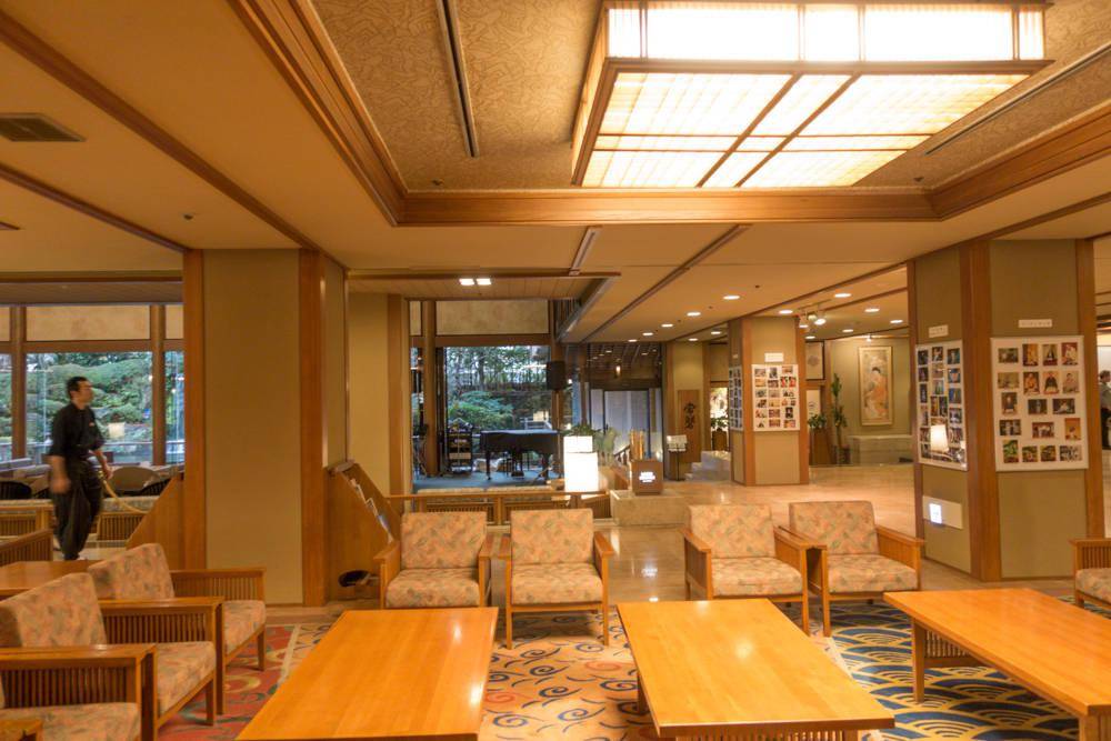 这个百年温泉旅馆一定要来住 文化底蕴太深厚了 日本