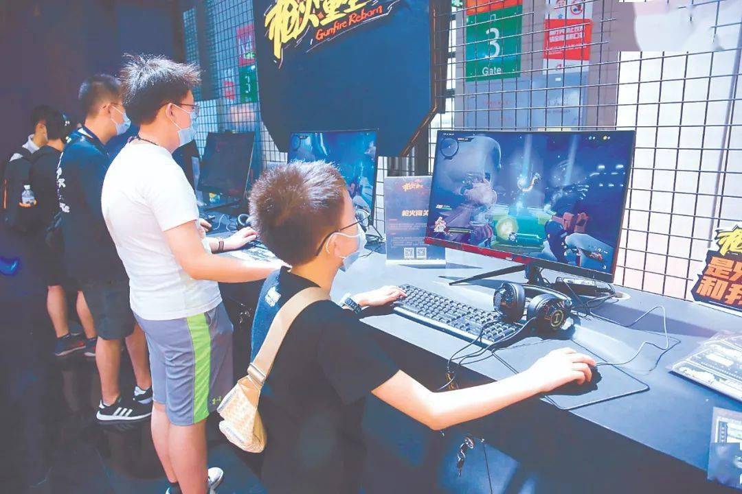 我国625未成年网民经常玩游戏你家孩子沉迷网游吗