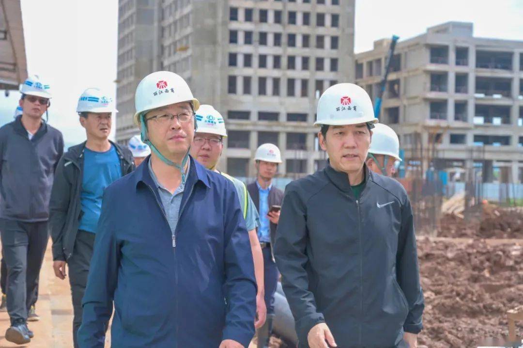 云南丽江市委常委,副市长江洪清带队调研丽江西商农