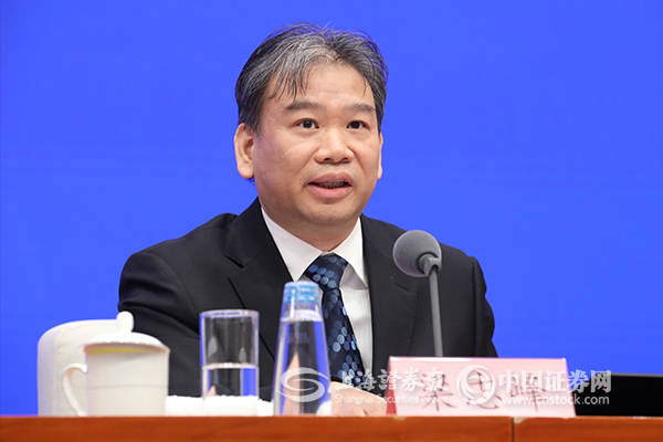 李雁争)工业和信息化部中小企业局局长梁志峰7日在国新办吹风会表示