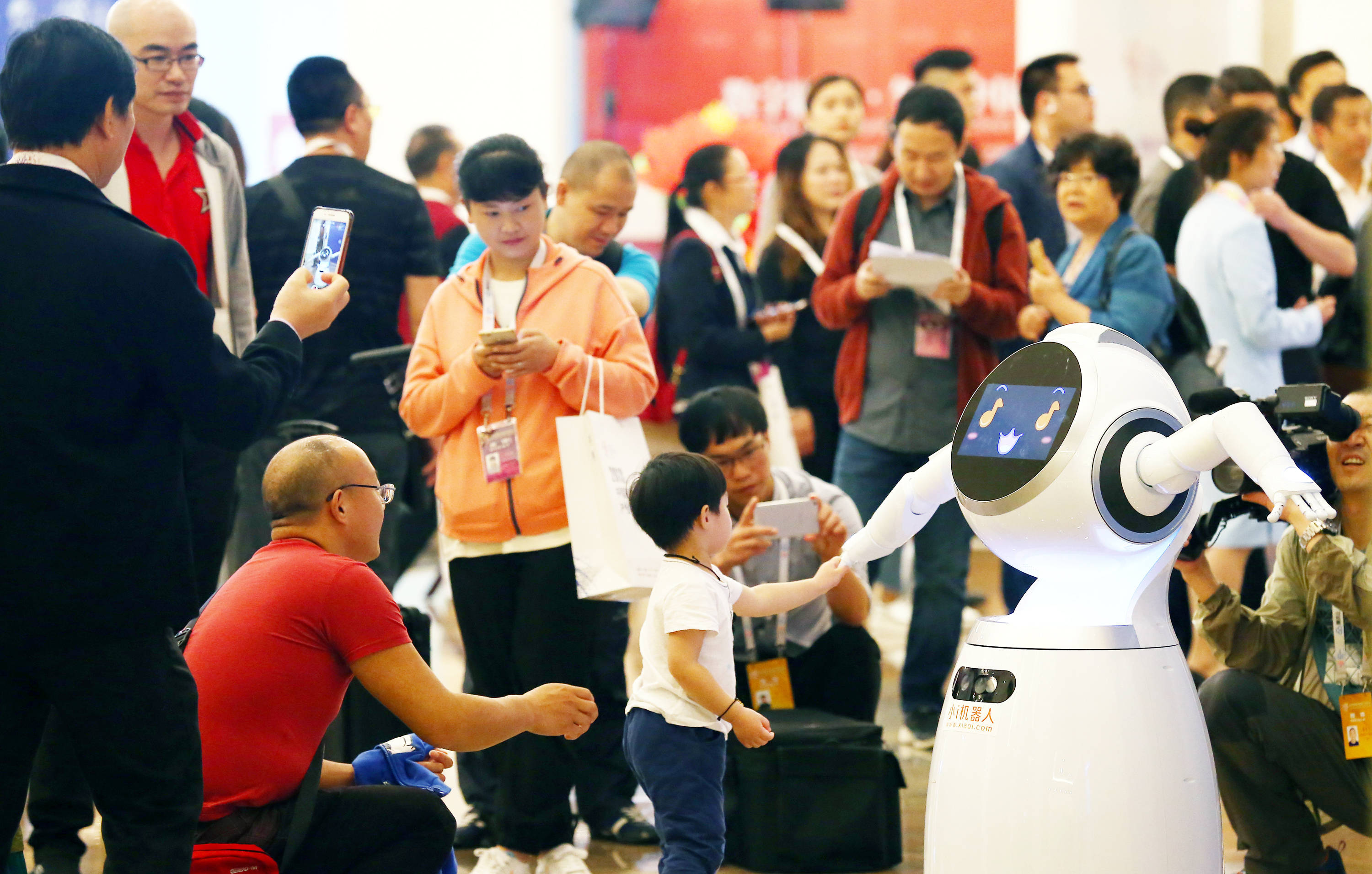 小i机器人向上海高院提起禁令,要求苹果停售涉及专利侵权的iphone产品