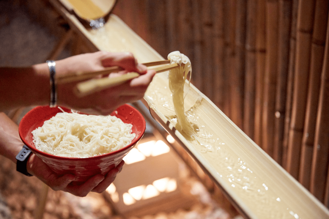 67眼疾手快夹住那份流水面