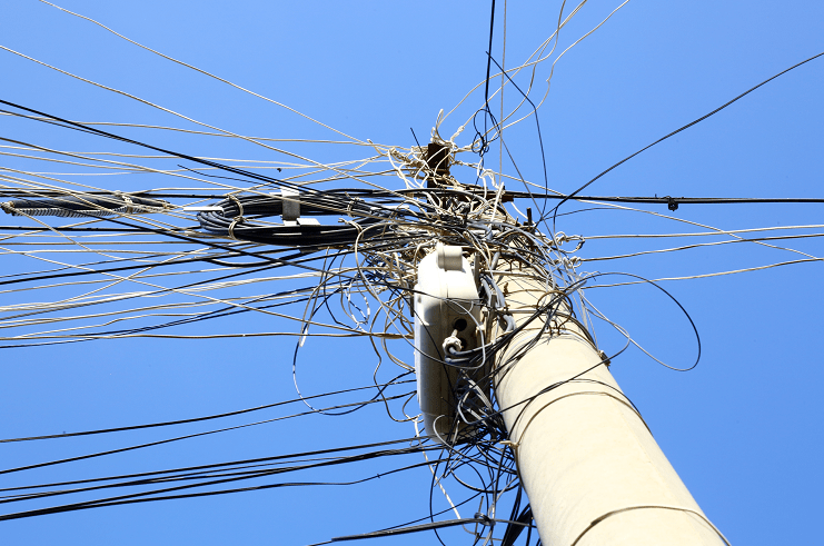 创文曝光台榆林城区这些地方的空中蜘蛛网该管管了