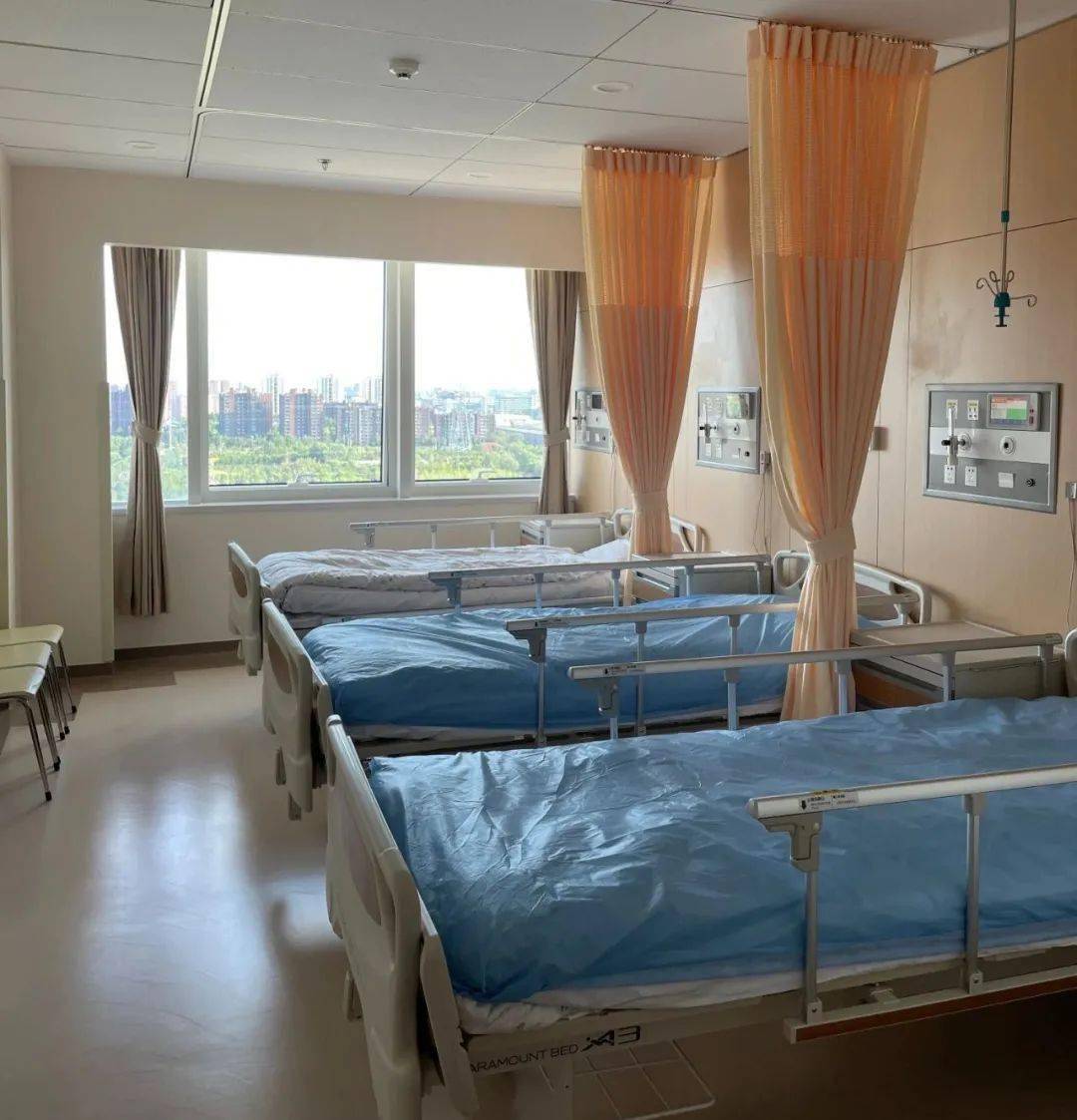 北京积水潭医院新龙泽院区普通外科和妇科所在的住院南楼12层病房正式