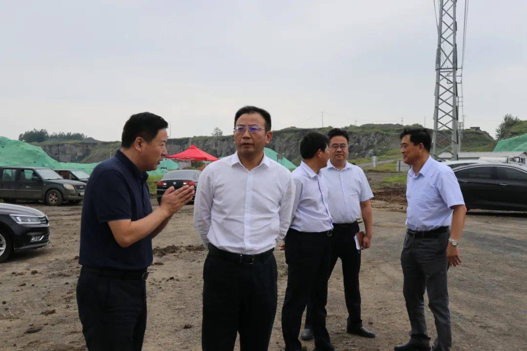 9月7日下午,东海县委书记宋波赴西湖污水处理厂二期扩建工程项目现场