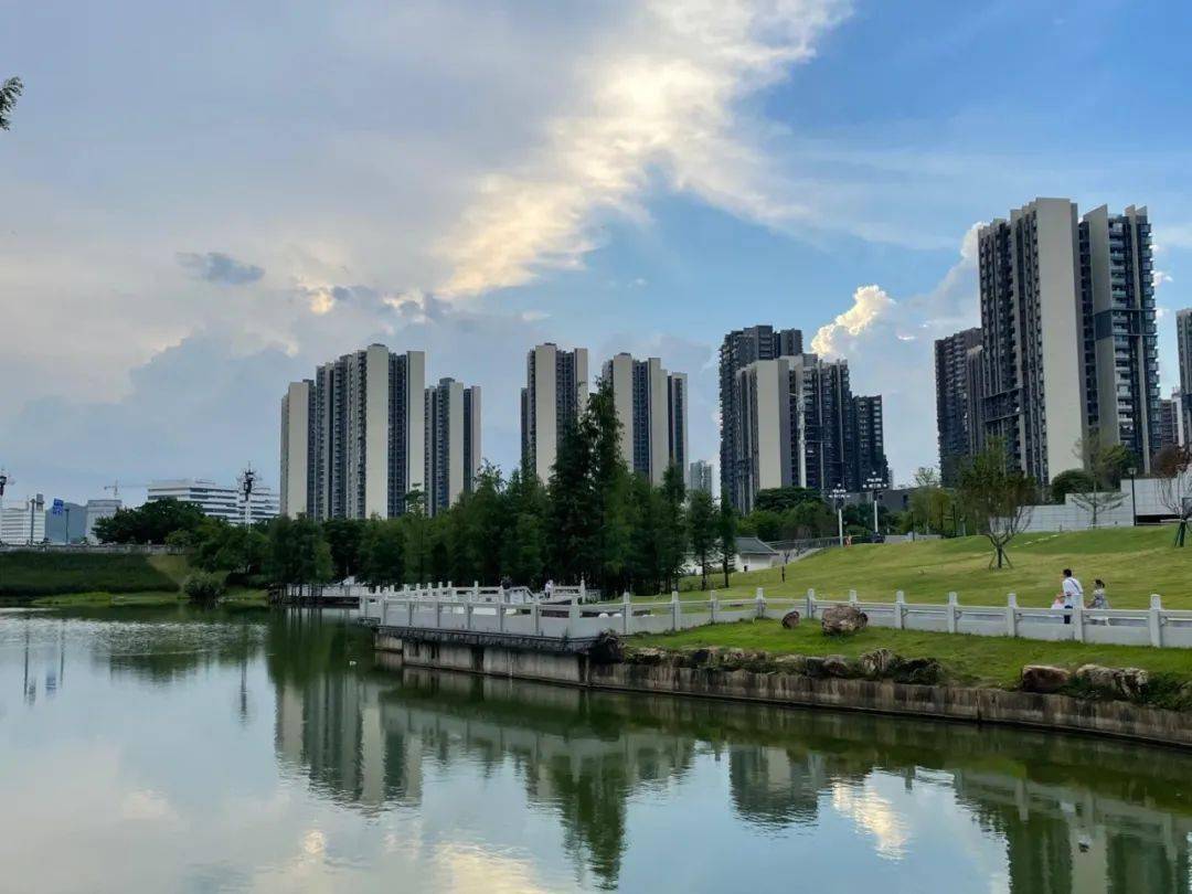还保留着一份独特的浪漫 凤凰湖是知识城人气最高的湿地公园