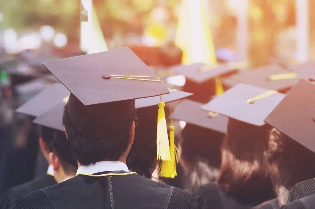 家里第一个大学生，意味着什么？_父母