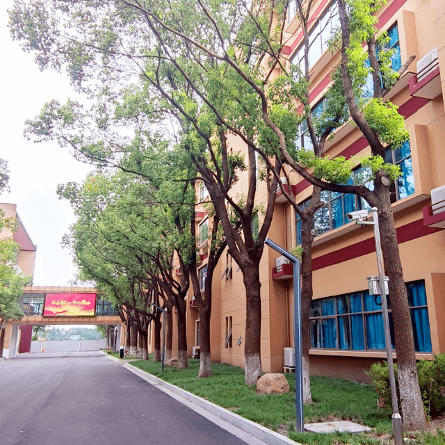 新校舍投入使用新合作全面开展吴江盛泽中学开启精彩新学年