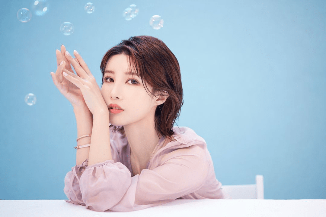 坐拥4500万粉丝,张沫凡是如何逃出"网红短命论"?_直播