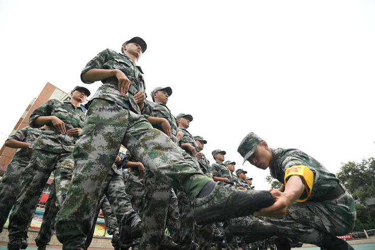 南明区:300余名"准新兵"开展役前教育训练_军营