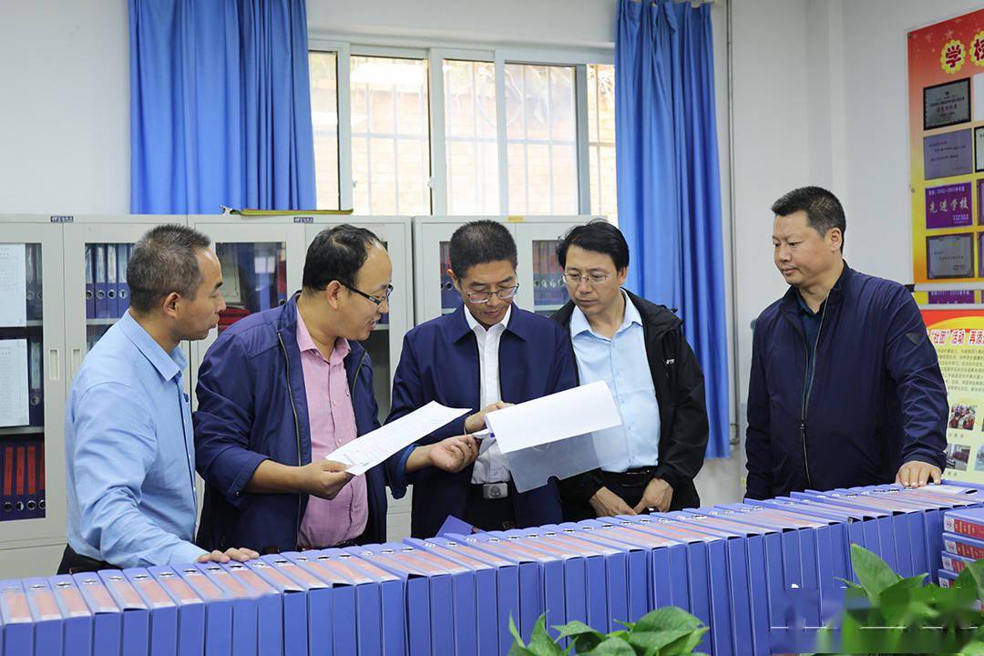 牛武军先后深入到柳湖小学,甘谷四中,磐安镇初级中学,磐安镇中心幼儿