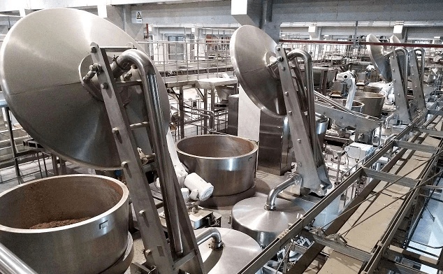 泸州智通白酒酿造自动化系统成功出酒_酿酒