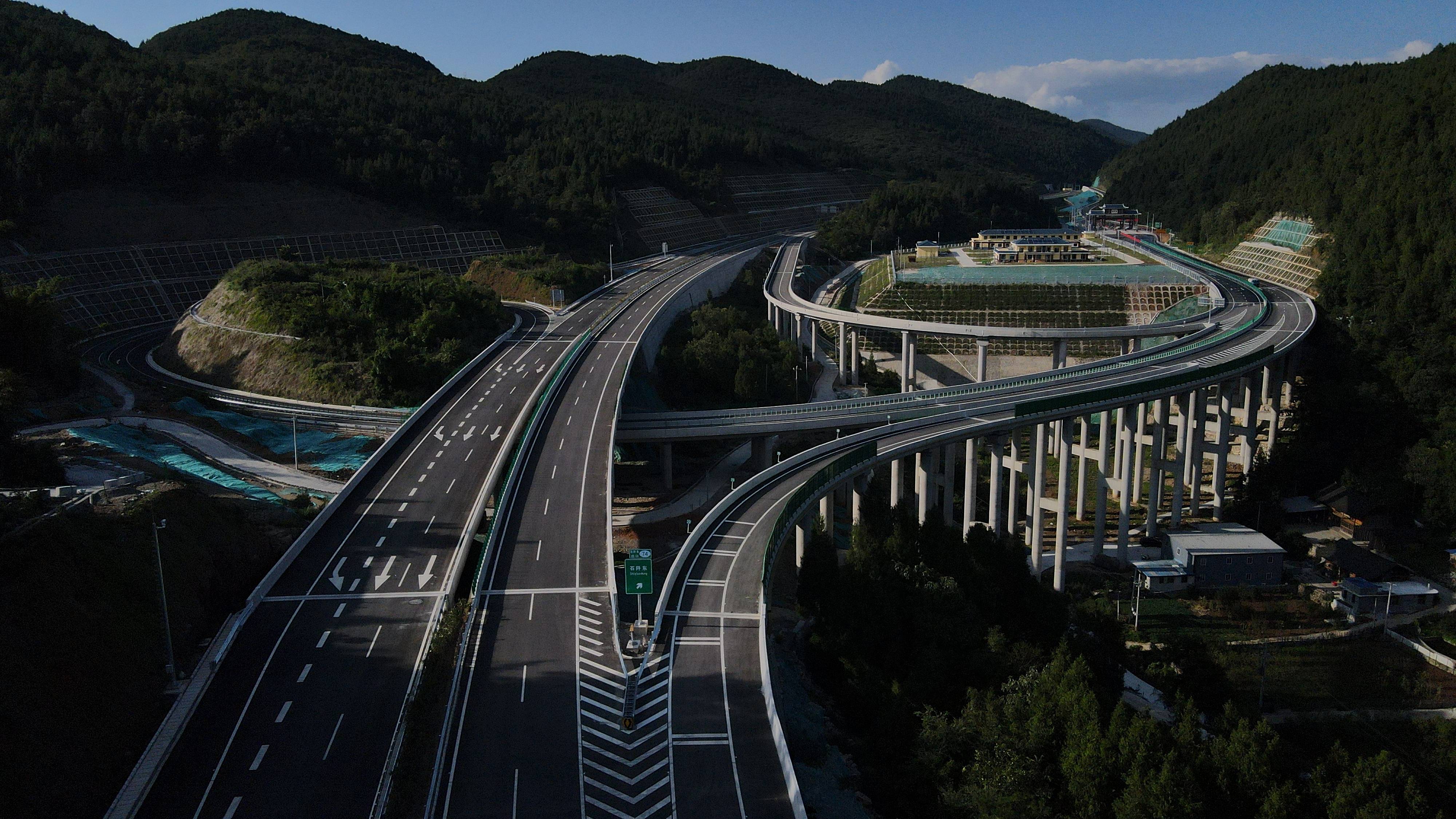 石阡至玉屏大龙高速公路建成通车