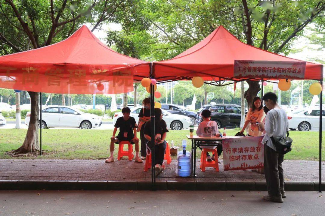 萌新来报到2021级华职新生报到现场等你开启