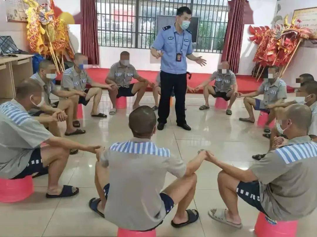 一监区民警李小亮01南昌监狱让我们来倾听一下他们的心声小编收集了