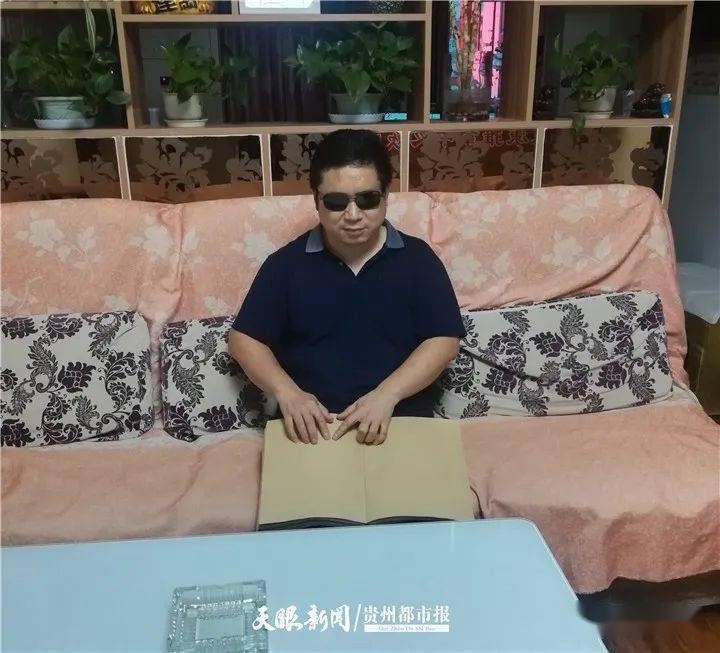 王洪波在学习努力把自己活成了一道光王洪波老师在生活工作中,一直