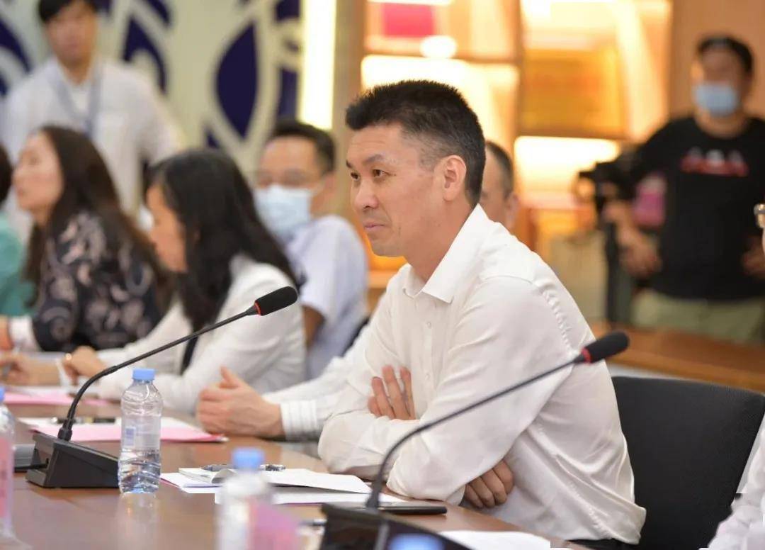 深圳市教育局局长陈秋明寄语教师:做潜心立德树人的"大先生"