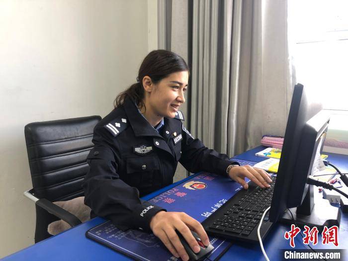 新疆帕米尔高原女民警20余载用真情温暖群众