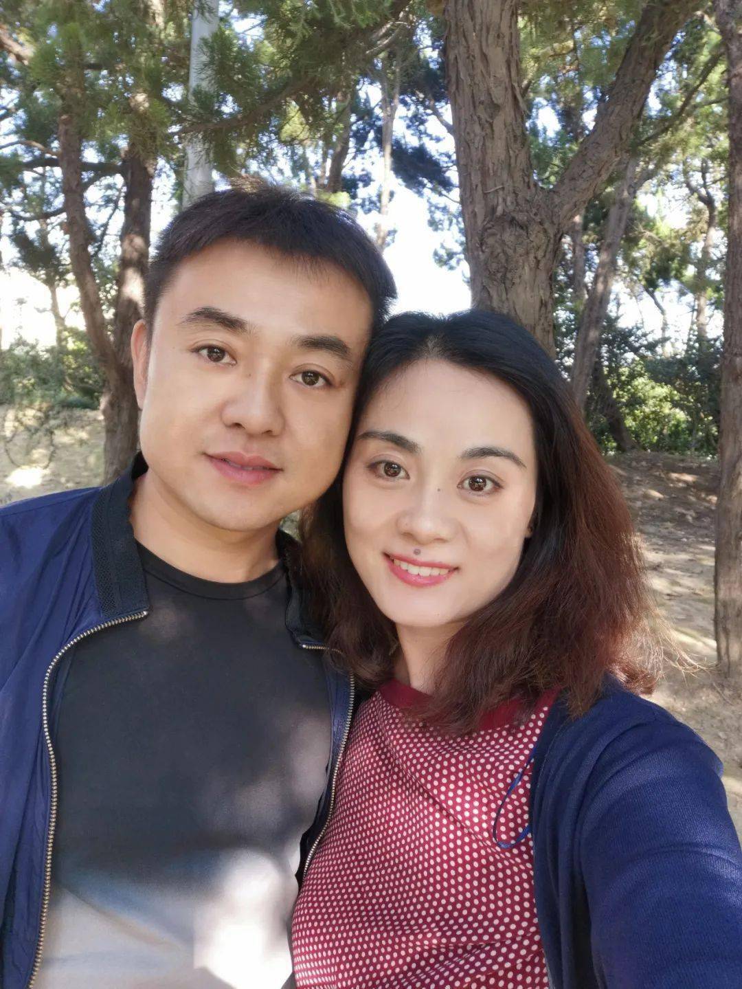 乡村教师刘思思和在福建公司昌赣铁路中心试验室工作的丈夫李敏一起