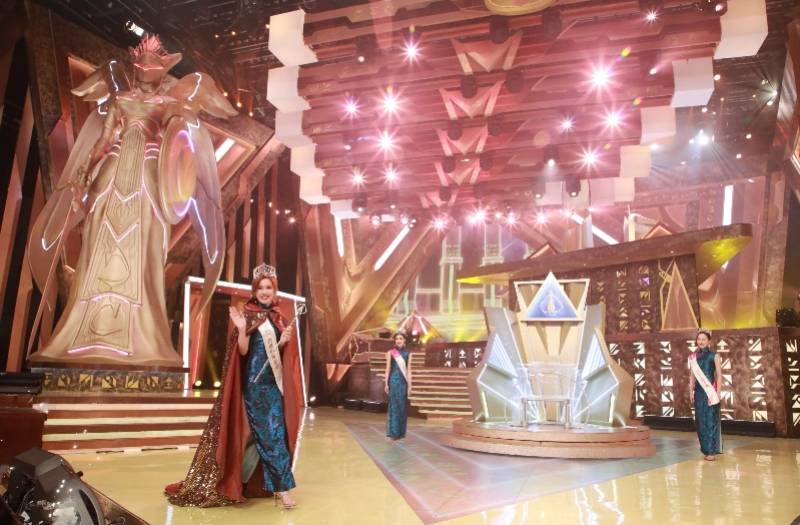 港姐出炉冠军出自选美世家歌神张学友再登港姐舞台