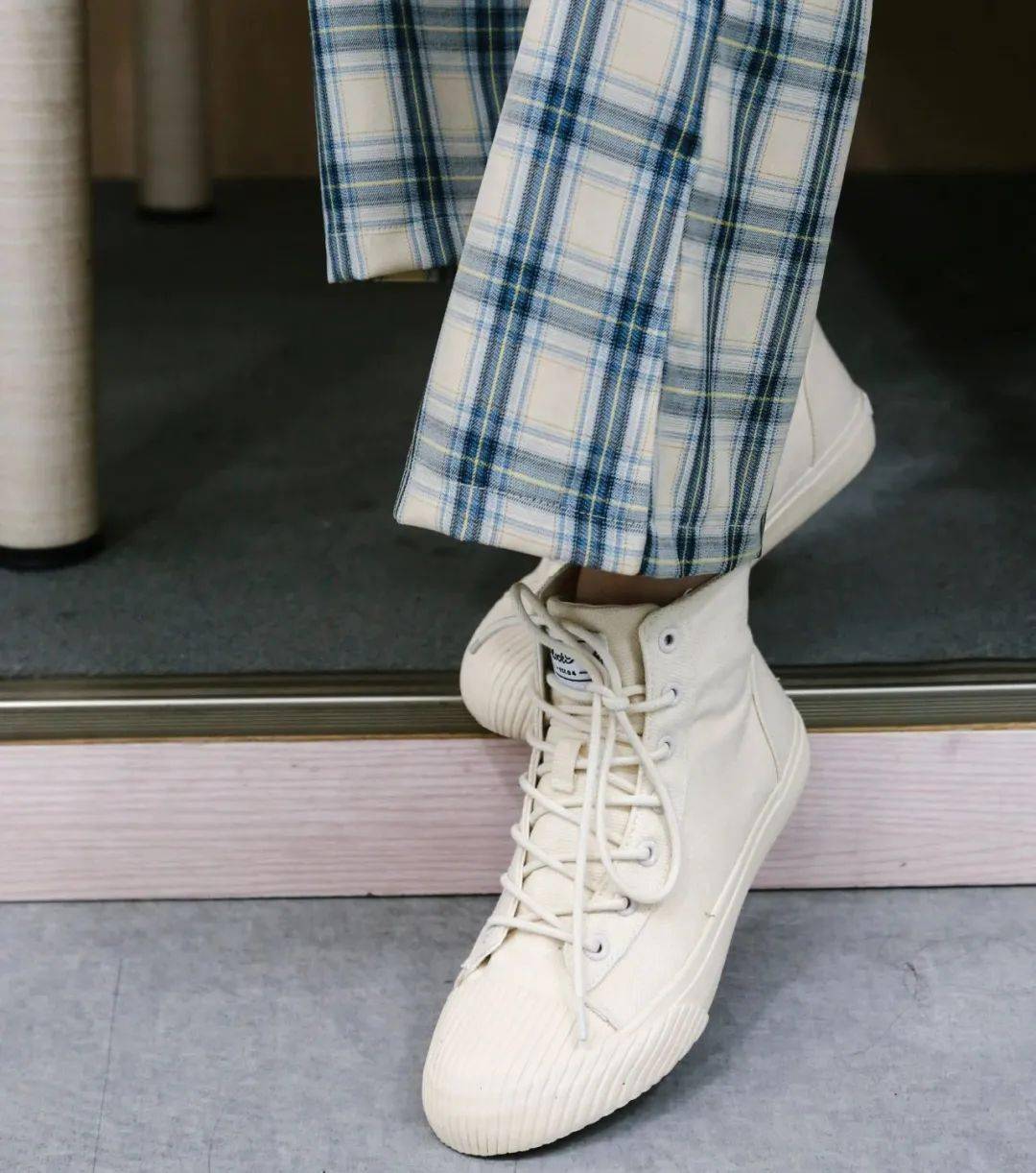 男女|人手一双的雨天快乐鞋终于返场！舒适百搭、穿满四季，谁会不爱它？