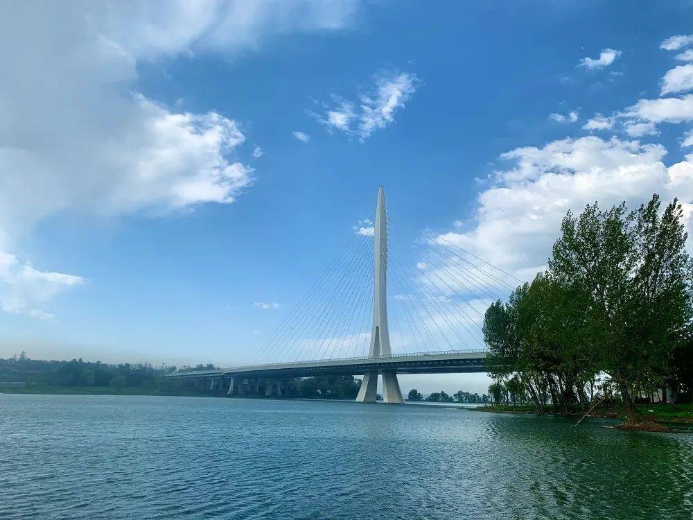 新地标 1丨长治神农湖大桥惊艳亮相