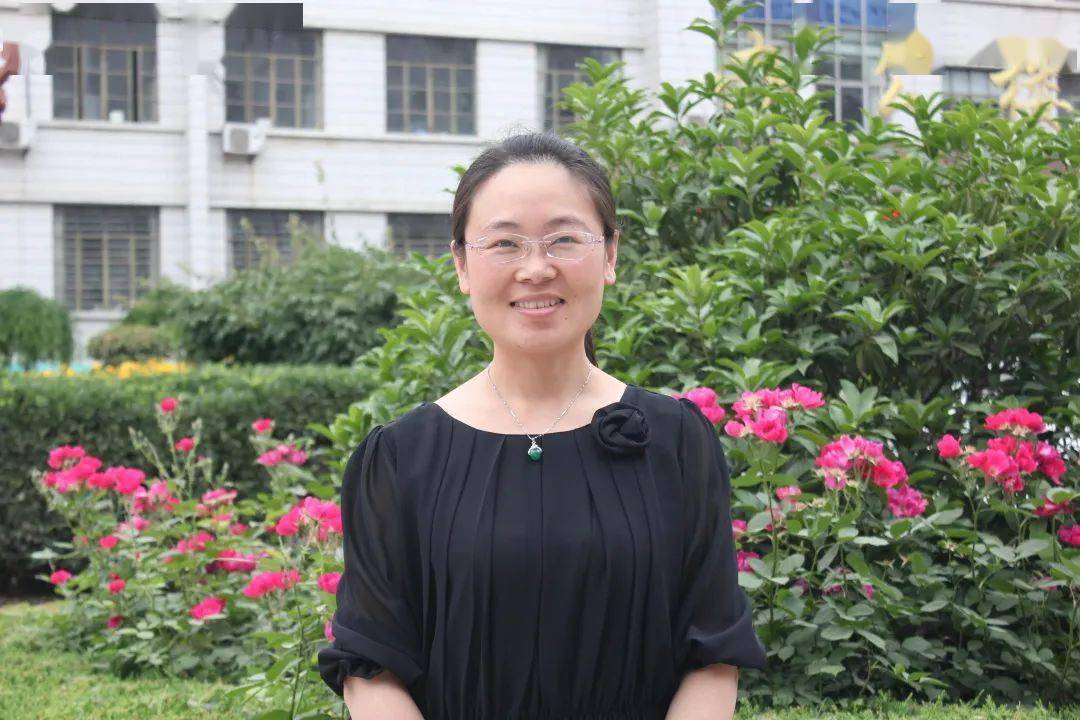 爱心浇灌桃李艳英才济济笑开怀记费县博文学校教师王晶晶