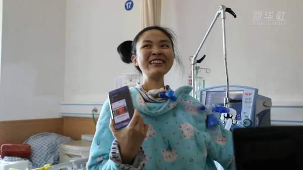 喉管|勇敢而生！她住ICU12年，用筷子敲字激勵他人