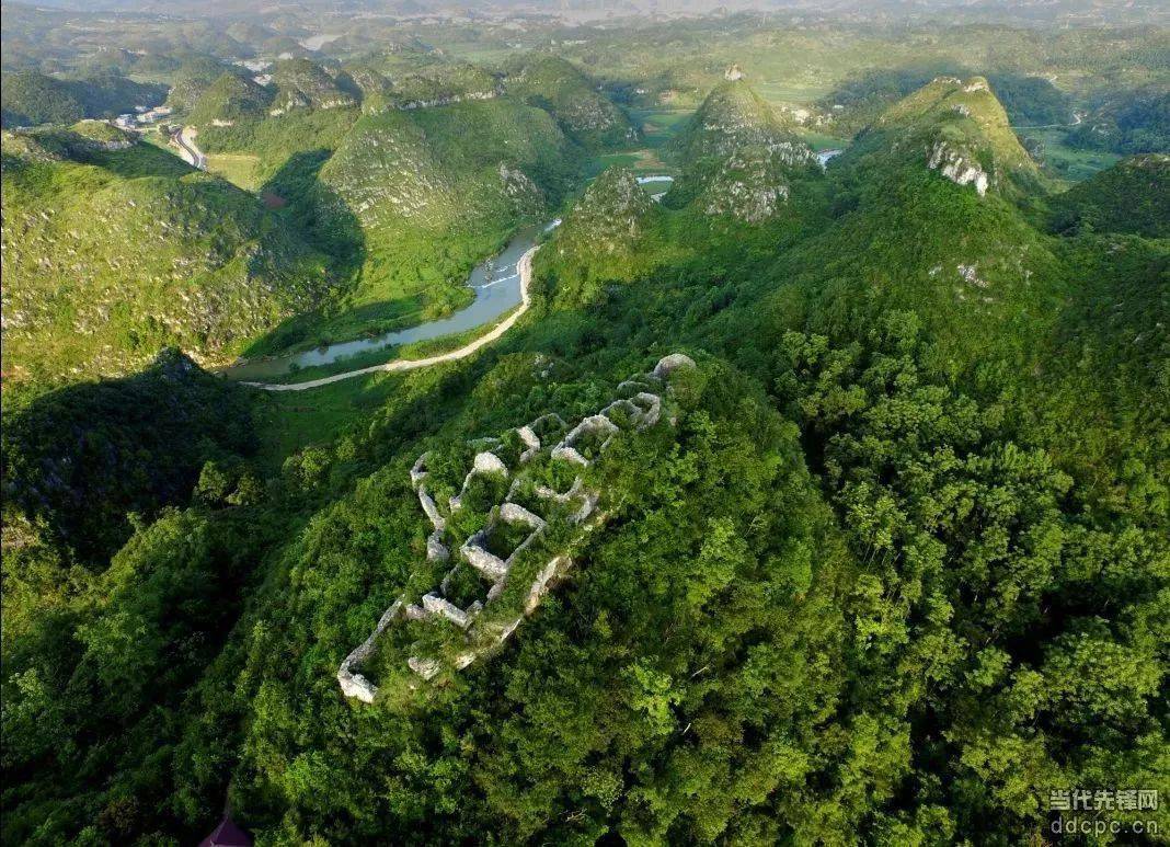 探秘安顺镇宁千年布依古寨