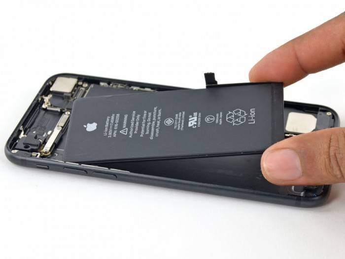 手机|23%的iPhone用户称一年后电池不再能维持一整天的时间