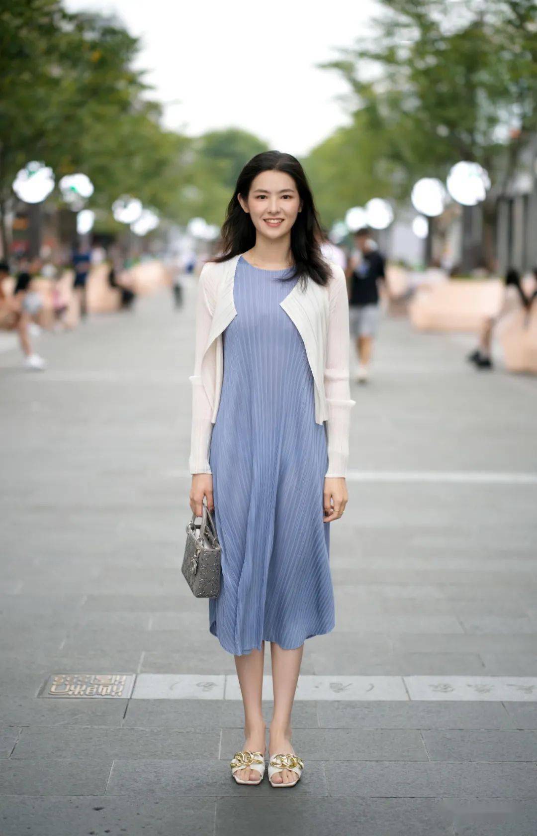 滚叔街拍又到了添一件更有安全感的季节了