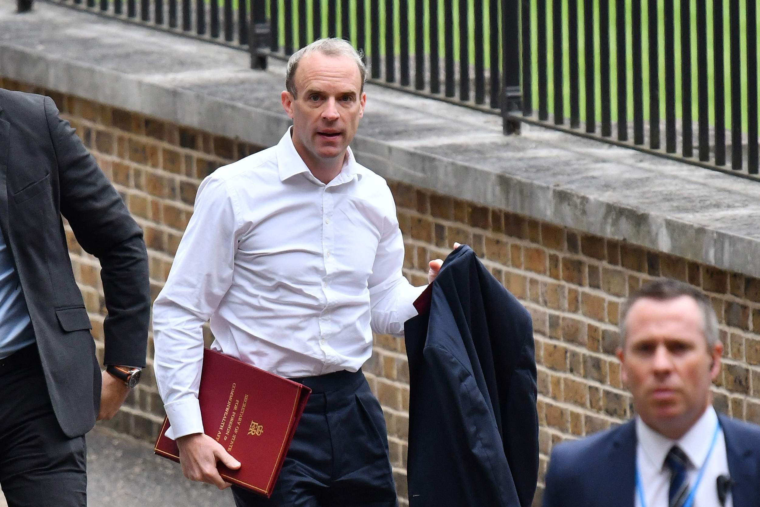 英国内阁改组,外交大臣拉布被贬