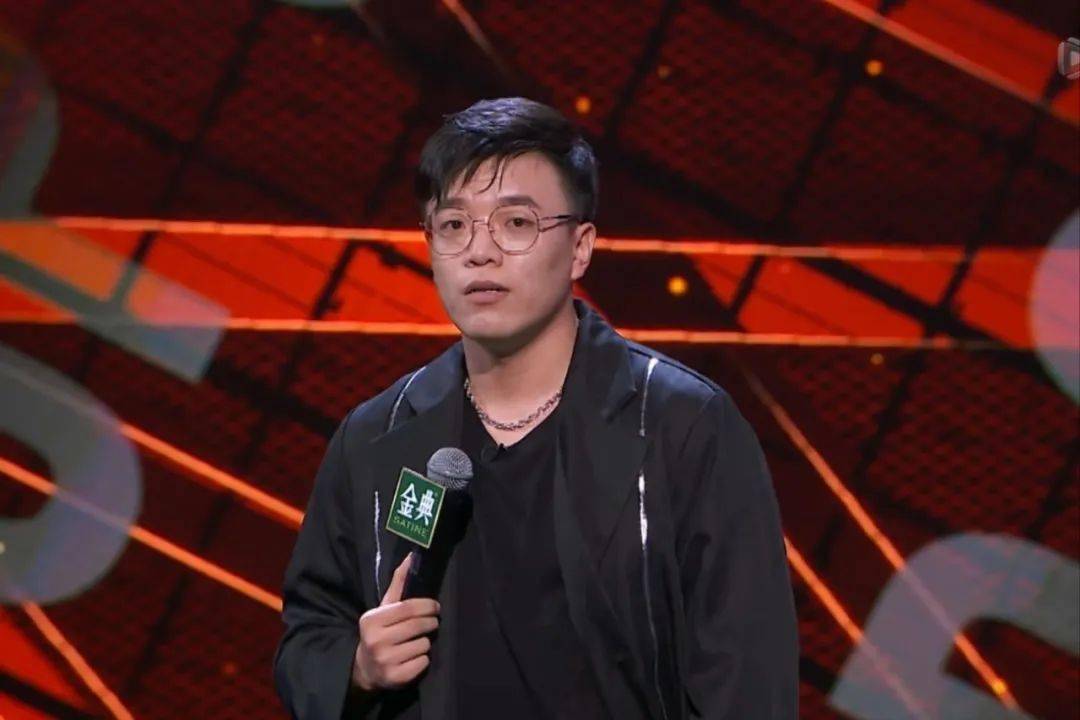 脱口秀大会这位新人一句一个爆梗几乎与庞博战平