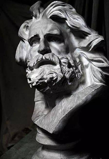 去年集体考石膏,据说今年联考会继续考石膏像?