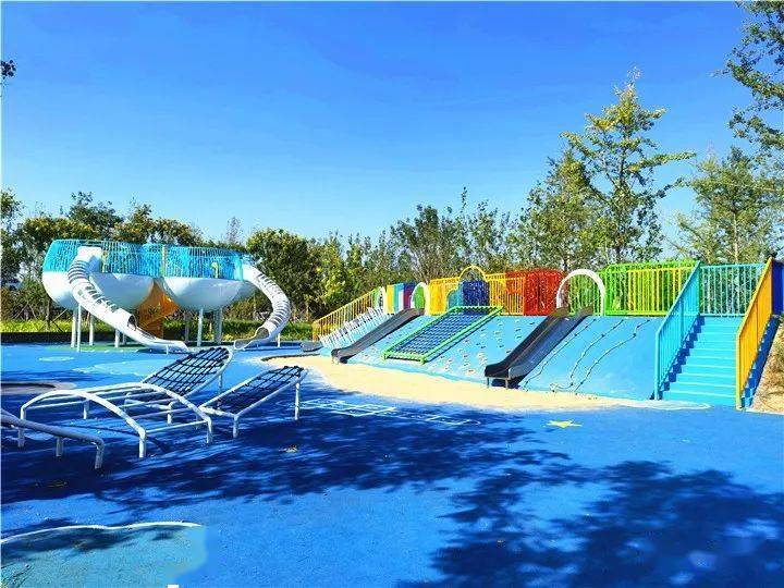 定州体育公园上新了专门为小朋友们打造了云朵乐园